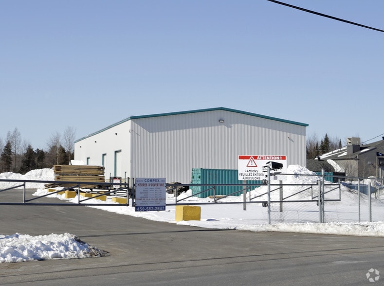 550 Rue J.-Oswald-Forest, St-Roch-de-L'achigan, QC for sale - Primary Photo - Image 1 of 3