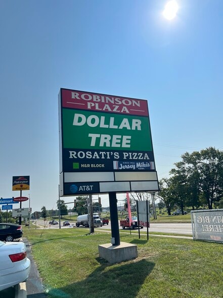 1302 E Main St, Robinson, IL for lease - Building Photo - Image 2 of 4