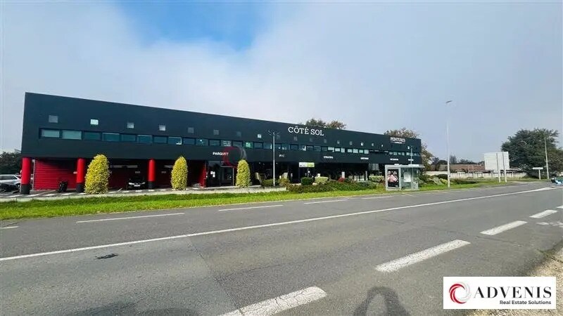 Office in Mérignac for lease Building Photo- Image 1 of 12