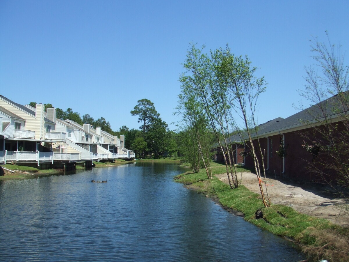 9957 Moorings Dr, Jacksonville, FL 32257