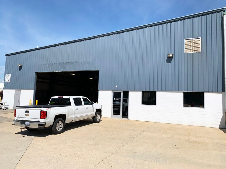 1655 Steele Ave SW, Grand Rapids, MI for sale - Building Photo - Image 1 of 1