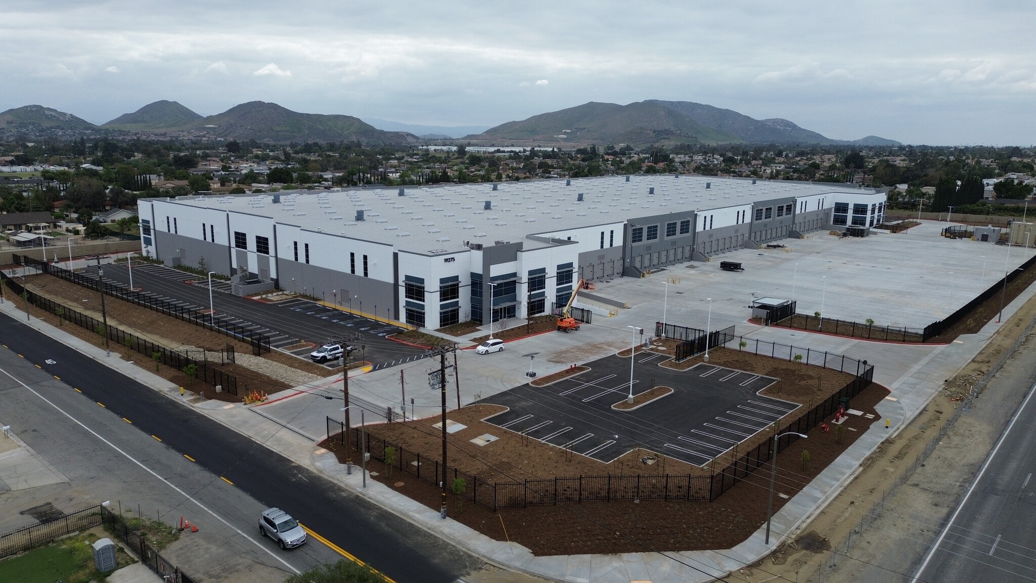 19275 Slover Ave, Bloomington, CA for lease Building Photo- Image 1 of 6