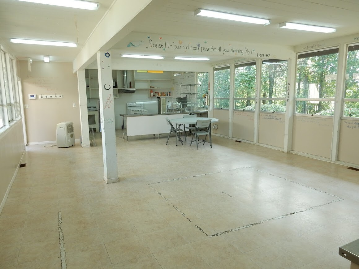 304 Southside Church St, Ellijay, GA 30540