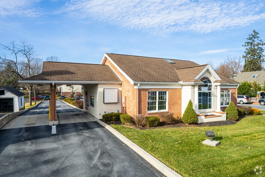 2568 Lititz Pike, Lancaster, PA 17601