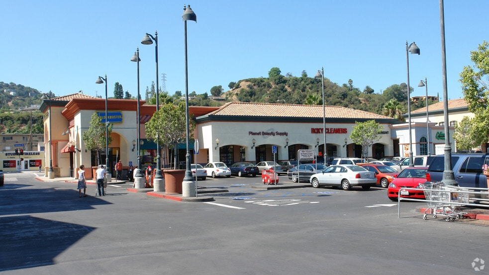 10911-10939 Ventura Blvd, Studio City, CA for lease - Building Photo - Image 2 of 4