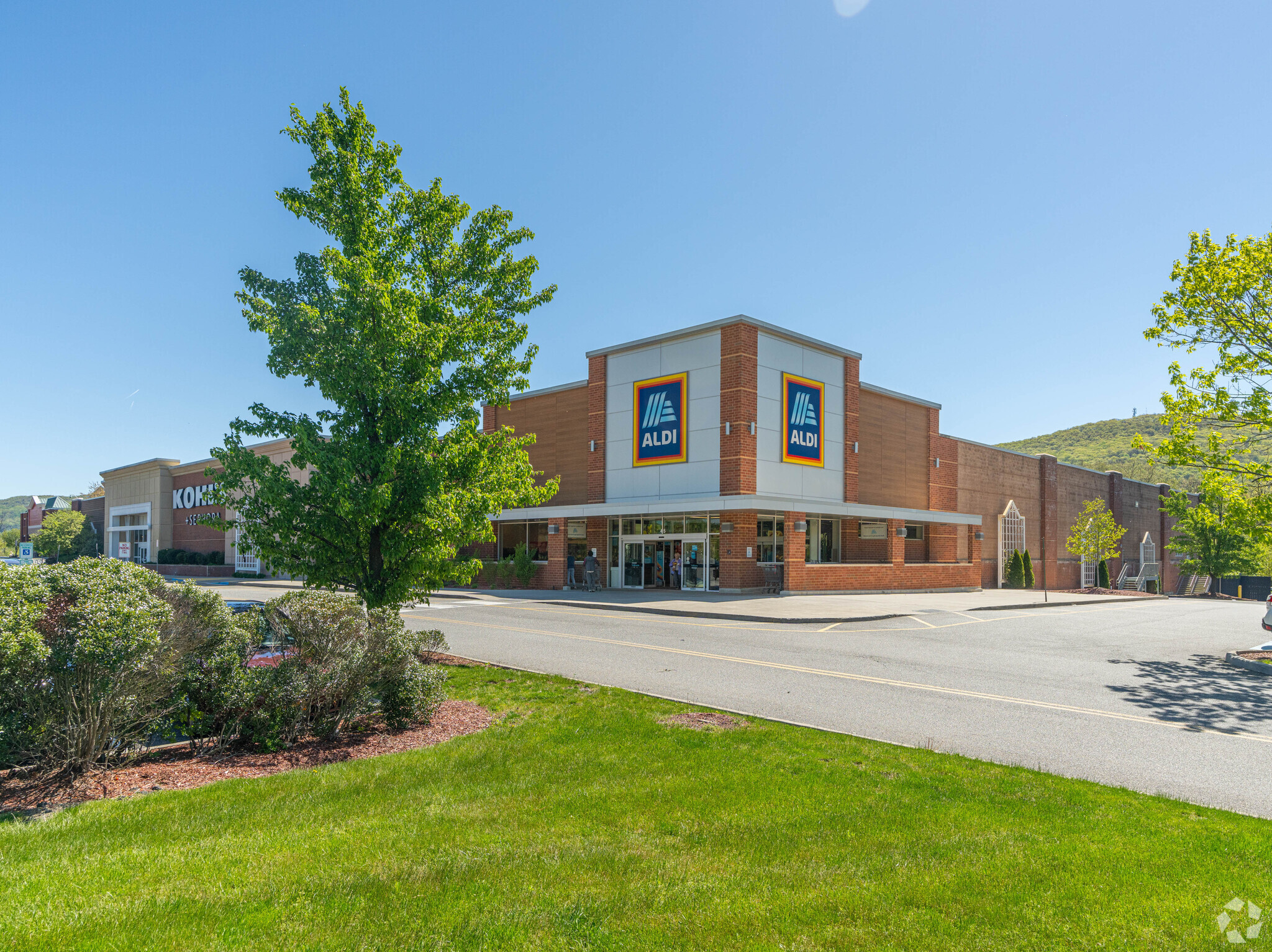 3-43 Centre Dr, Central Valley, NY for lease Building Photo- Image 1 of 20