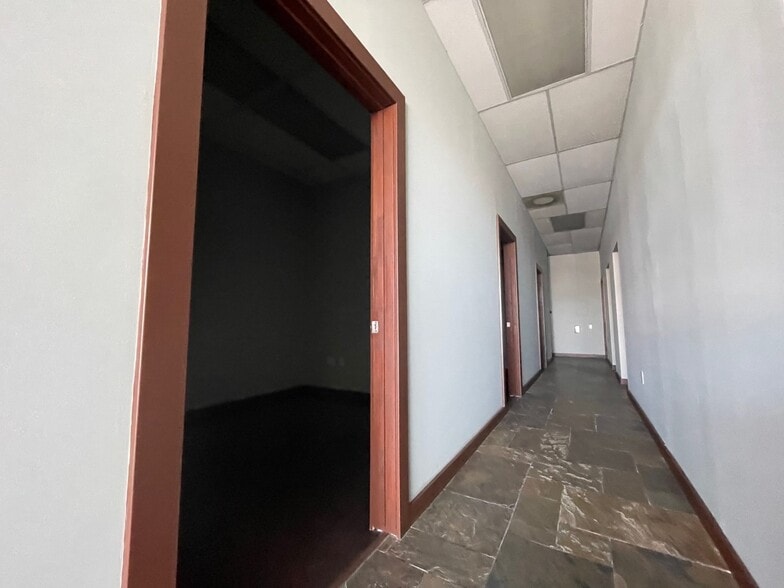 2200-2214 Artesia Blvd, Torrance, CA for lease - Interior Photo - Image 2 of 3