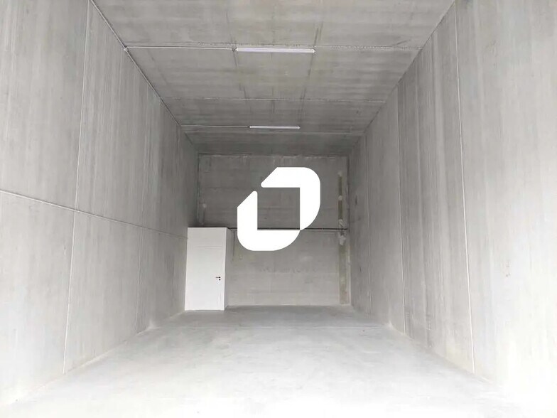 Flex in Galluis for lease - Building Photo - Image 3 of 6