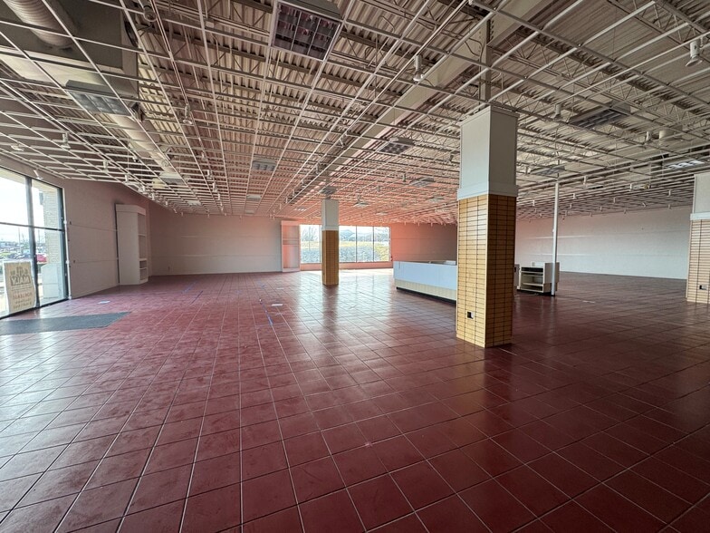 3870-3992 Jr Prewitt Pky, Osage Beach, MO for lease - Building Photo - Image 2 of 4