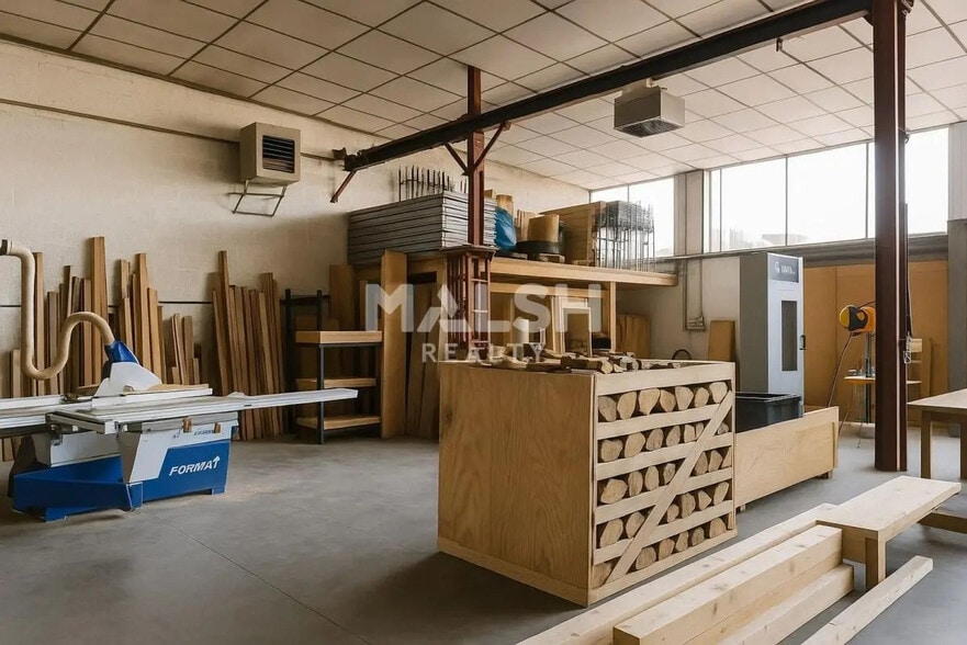 Office in Beauvallon for lease - Interior Photo - Image 2 of 3