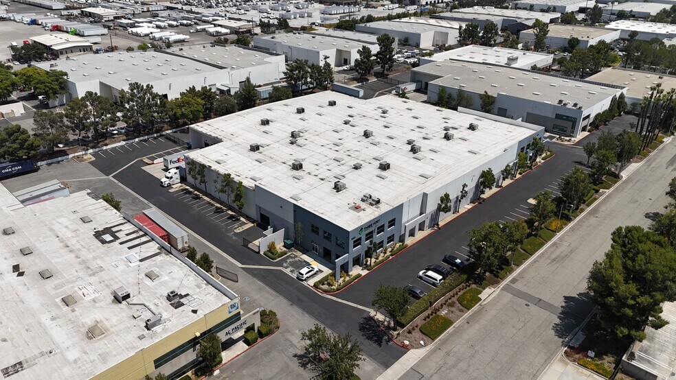 10681 Business Dr, Fontana, CA for lease - Building Photo - Image 1 of 6