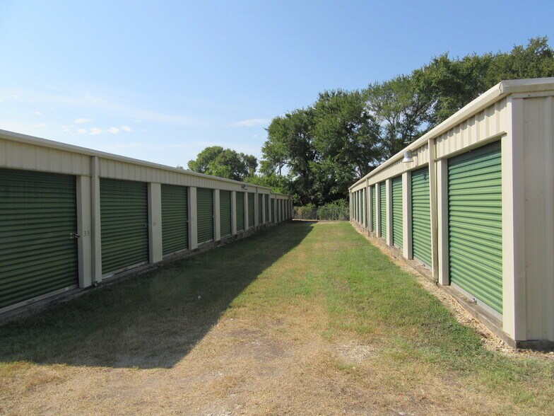 1175 W Hwy 21, Cedar Creek, TX for sale - Building Photo - Image 1 of 1