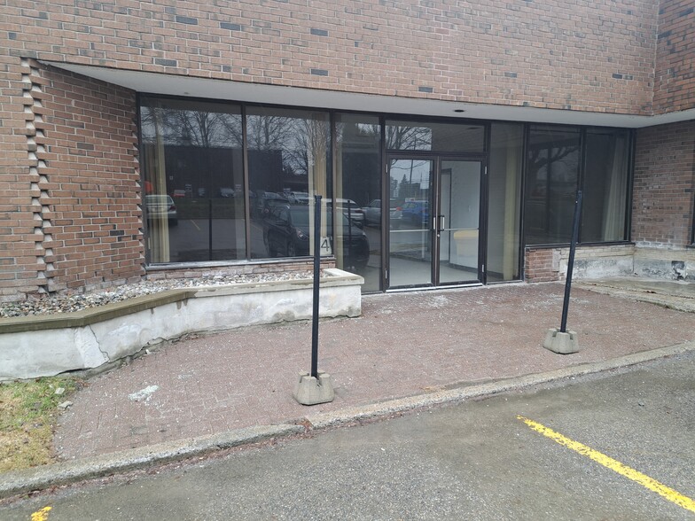 555 California Ave, Brockville, ON for lease - Building Photo - Image 1 of 4