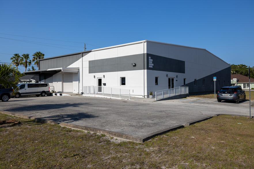 404 E New Haven Ave, Melbourne, FL for lease - Building Photo - Image 1 of 14