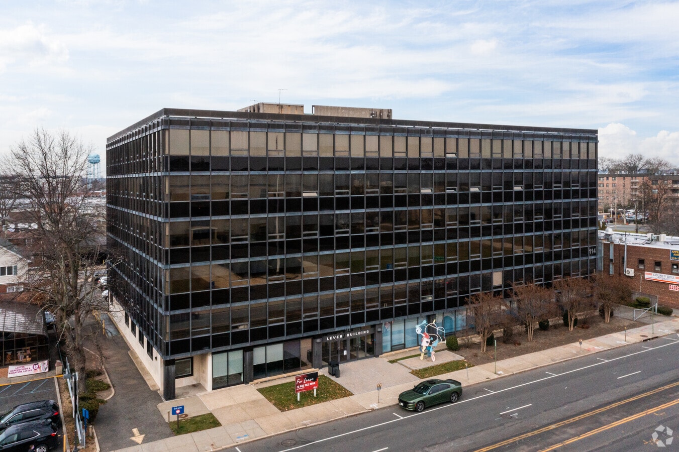 114 Old Country Rd, Mineola, NY 11501