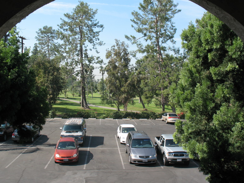 421 N Brookhurst St, Anaheim, CA for lease - Building Photo - Image 3 of 7