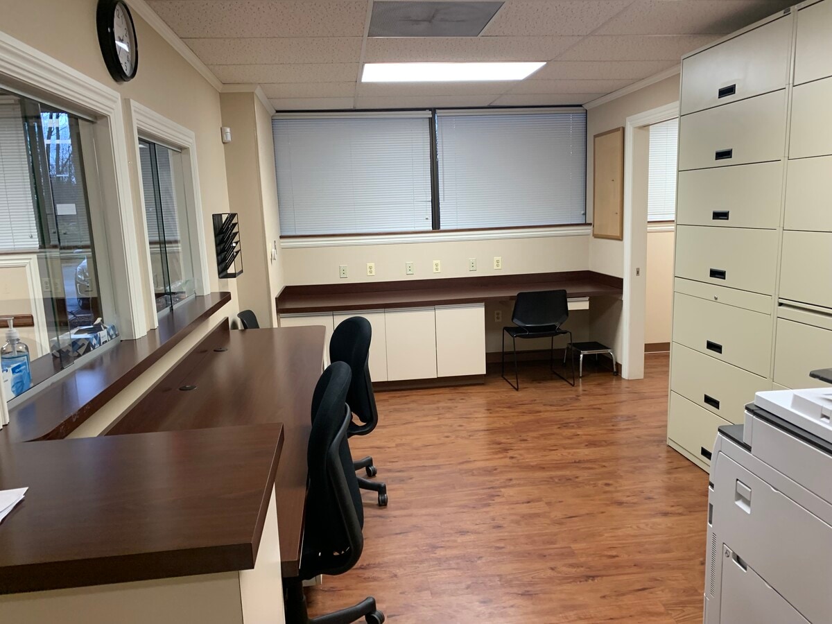 8 Quakerbridge Plz, Hamilton, NJ 08619 - Unit E - - Interior Photo - Image 1 of 6