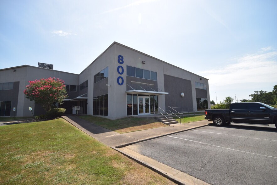 800 Exchange Ave, Conway, AR for lease - Building Photo - Image 1 of 6