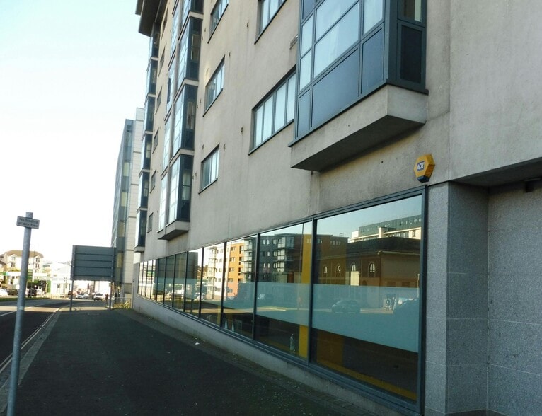 62 Exeter St, Plymouth for lease - Building Photo - Image 3 of 5