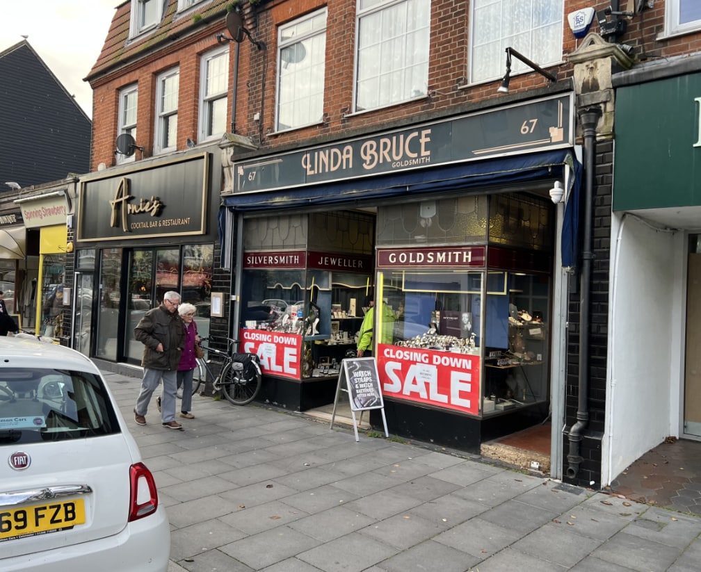 67 Connaught Av, Frinton On Sea for sale Primary Photo- Image 1 of 1