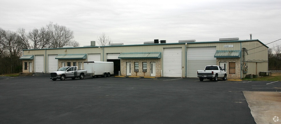 1100 Regal Row, Austin, TX for lease - Building Photo - Image 3 of 5