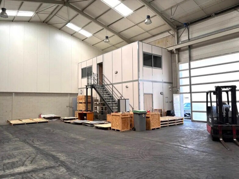 Flex in Toulouse for lease - Building Photo - Image 3 of 7