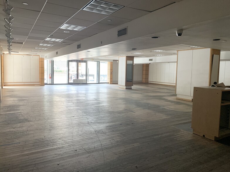 36-42 Union Sq E, New York, NY for lease - Interior Photo - Image 2 of 2