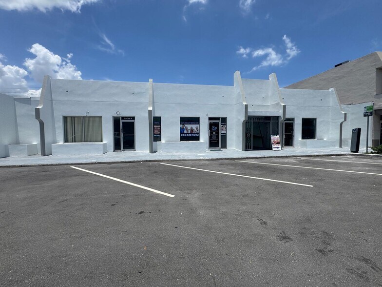 2633 E Commercial Blvd, Fort Lauderdale, FL for lease - Building Photo - Image 1 of 2