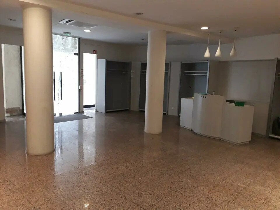 Retail in Chalon-sur-Saône for lease Interior Photo- Image 1 of 4