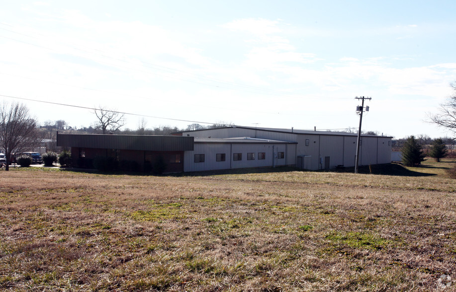 1330 Gateway Dr, Gallatin, TN for lease - Building Photo - Image 3 of 10