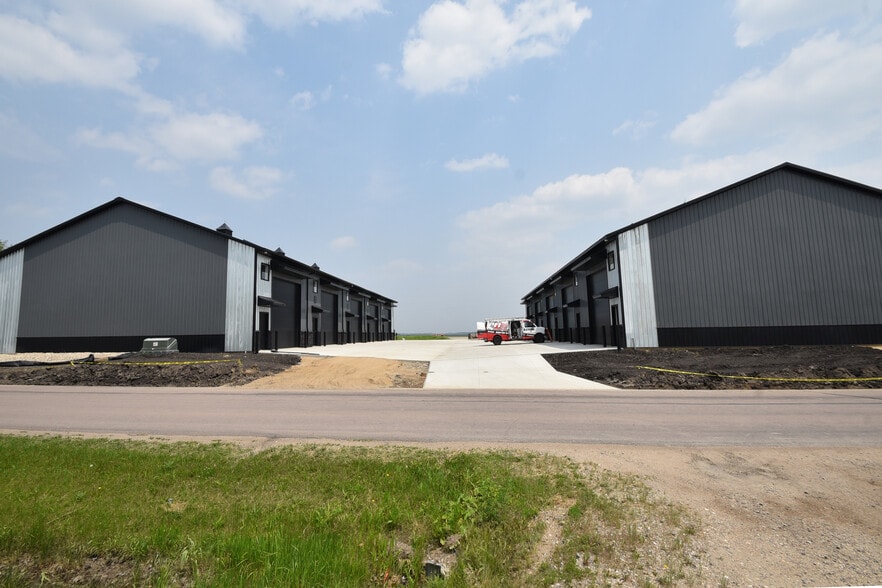 171 Chapin Dr, Harwood, ND for sale - Primary Photo - Image 1 of 1