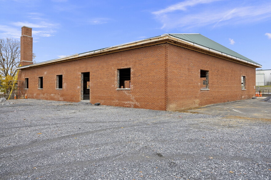 156 Washington, Harrisonburg, VA for lease - Building Photo - Image 1 of 10