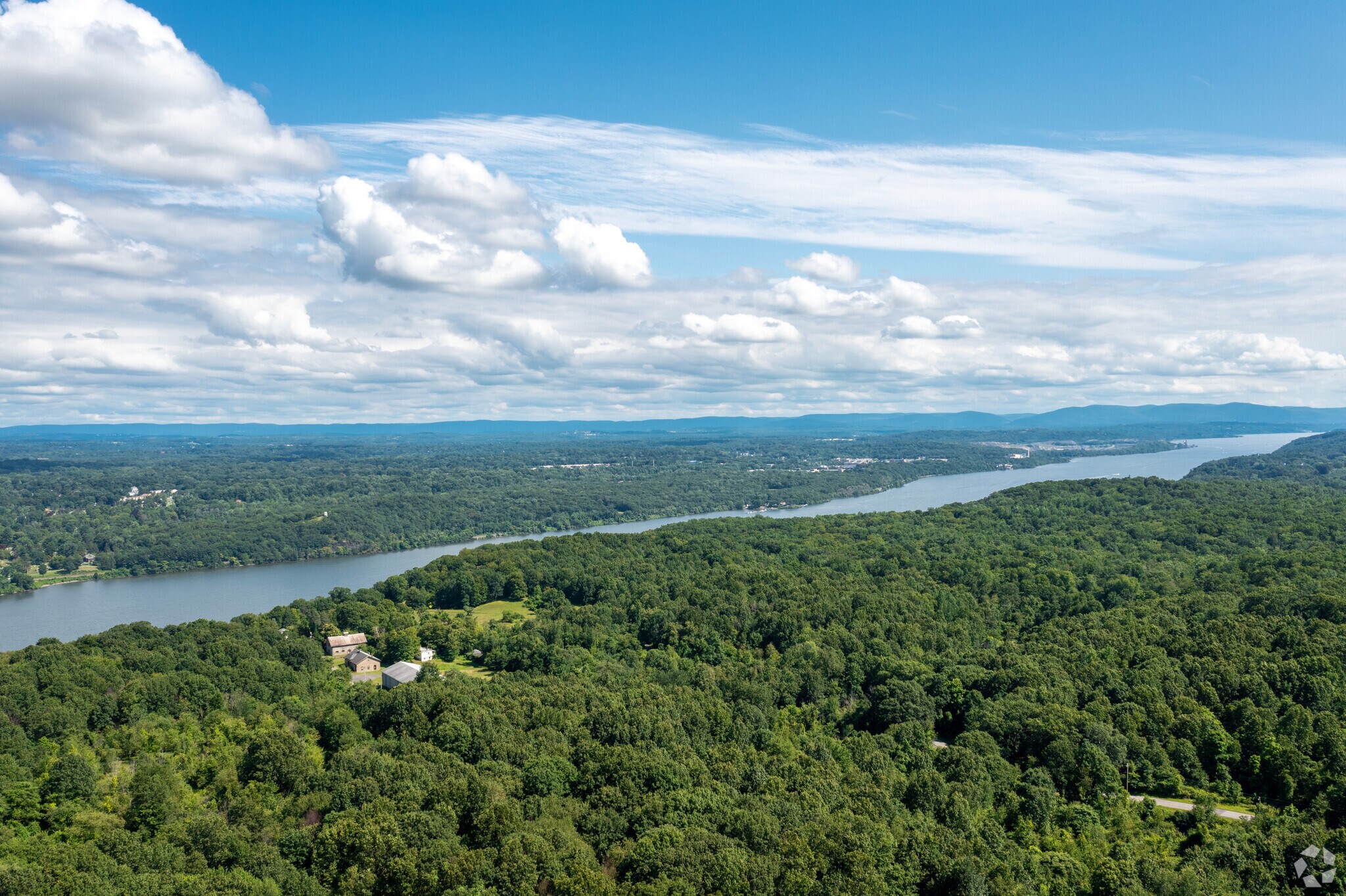 200 Blue Point Rd, Highland, NY 12528 Hudson River Village