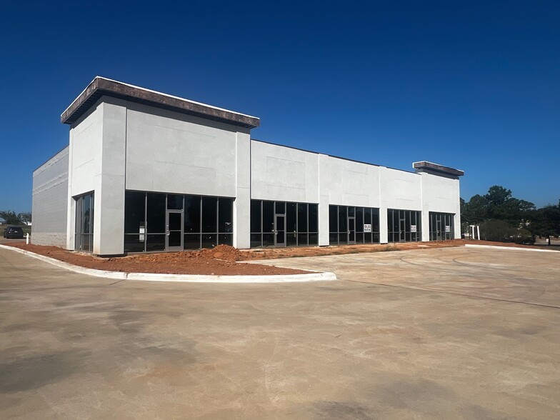 2519 N Frazier St, Conroe, TX for lease - Building Photo - Image 3 of 19