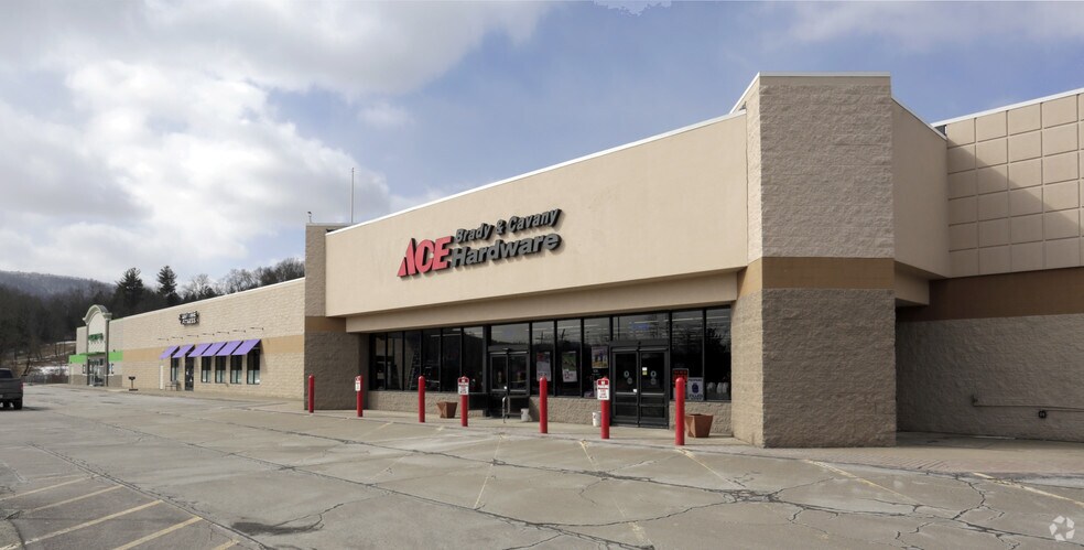 809 Hunter Hwy, Tunkhannock, PA for sale - Primary Photo - Image 1 of 1