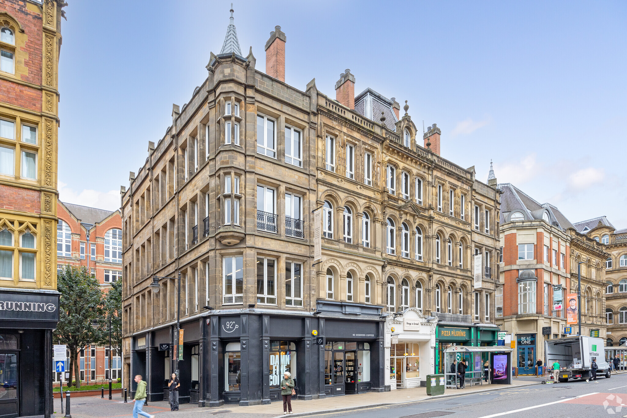 Trevelyan Sq, Leeds for lease Primary Photo- Image 1 of 4