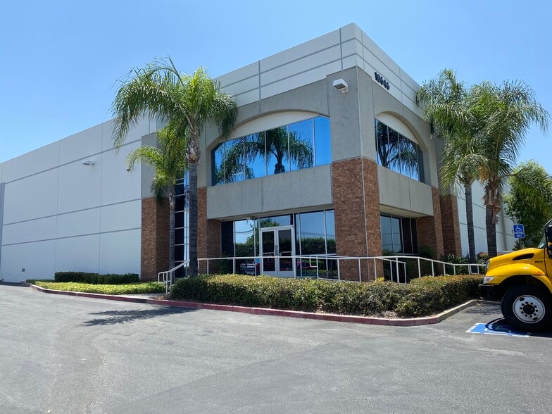 10646-10658 Bloomfield Ave, Santa Fe Springs, CA for lease - Building Photo - Image 3 of 4