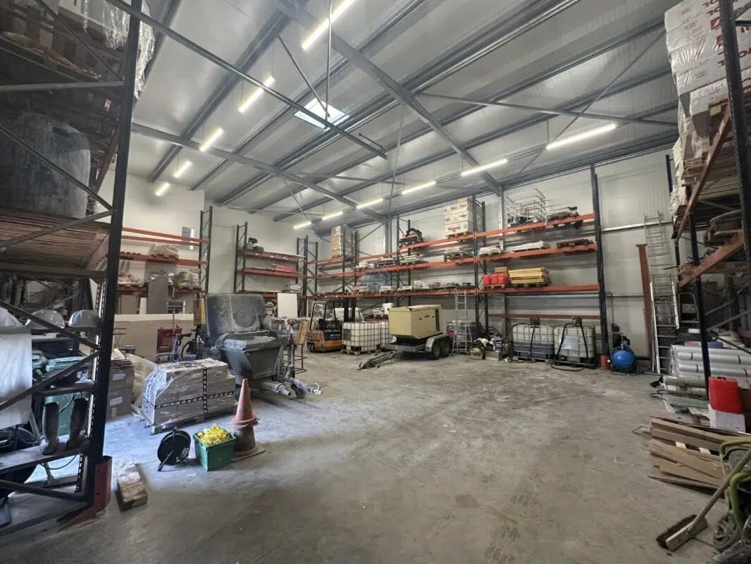 Office in Saran for sale Interior Photo- Image 1 of 2