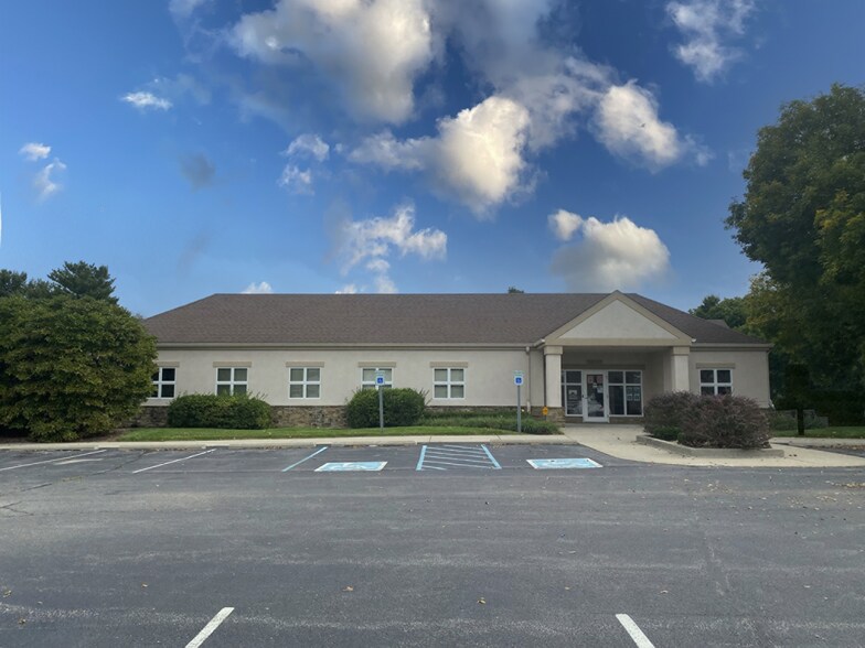 3581 Central Ave, Columbus, IN for sale - Building Photo - Image 1 of 1