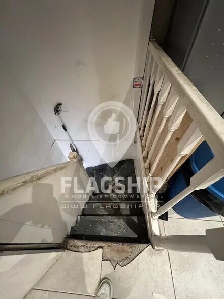 Retail in SAINT-HILAIRE for lease - Building Photo - Image 3 of 8