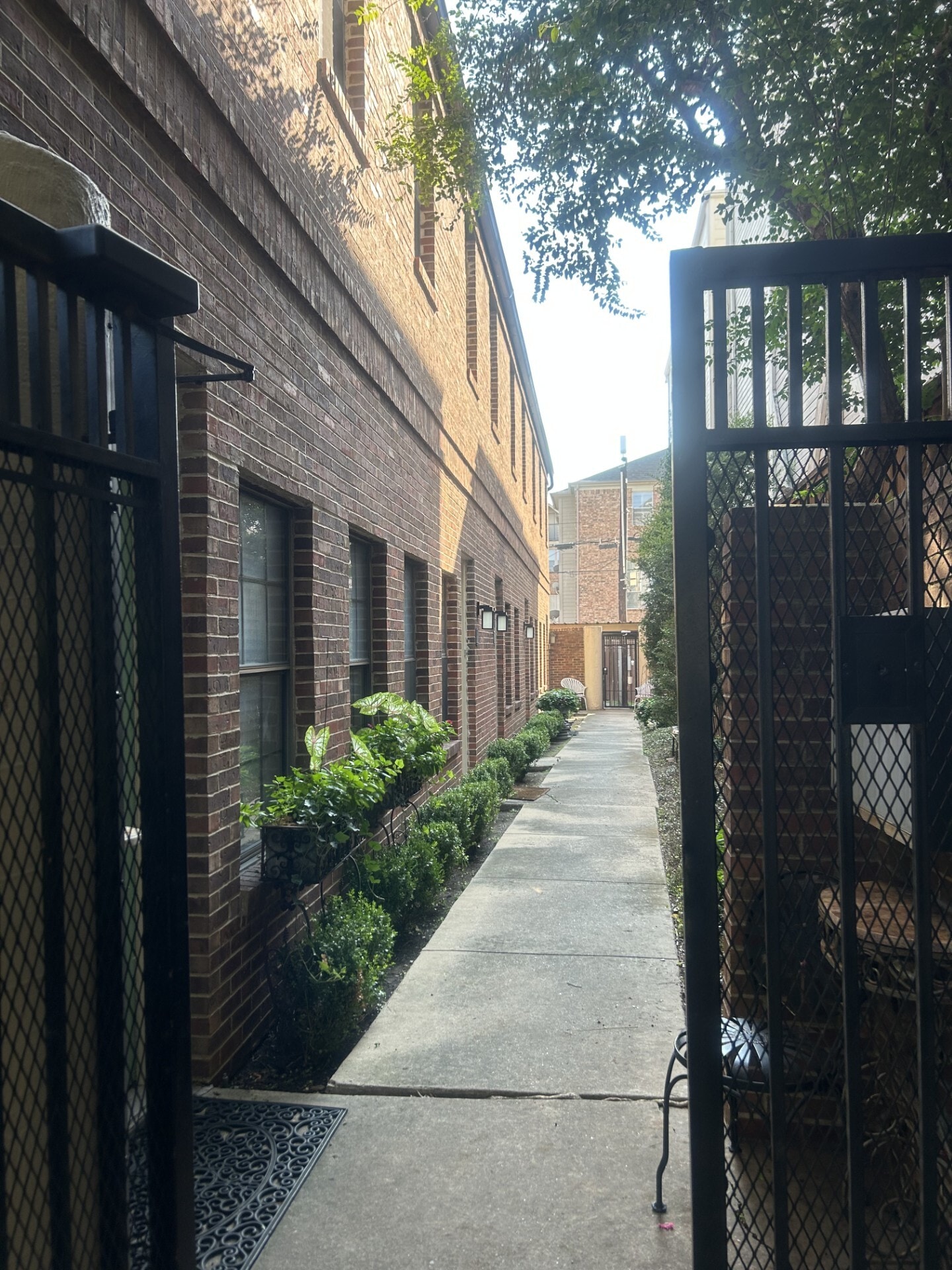 4235 Gilbert Ave, Dallas, TX for sale Primary Photo- Image 1 of 4