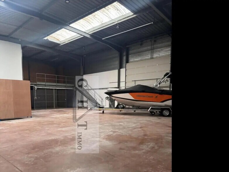 Industrial in Gretz-Armainvilliers for lease - Interior Photo - Image 1 of 4