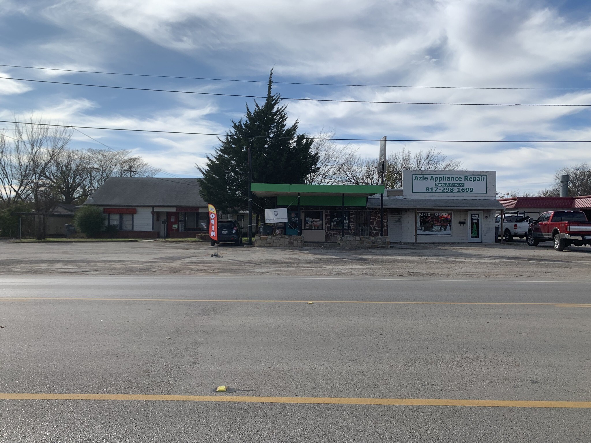 217 W Main St, Azle, TX for sale Primary Photo- Image 1 of 1