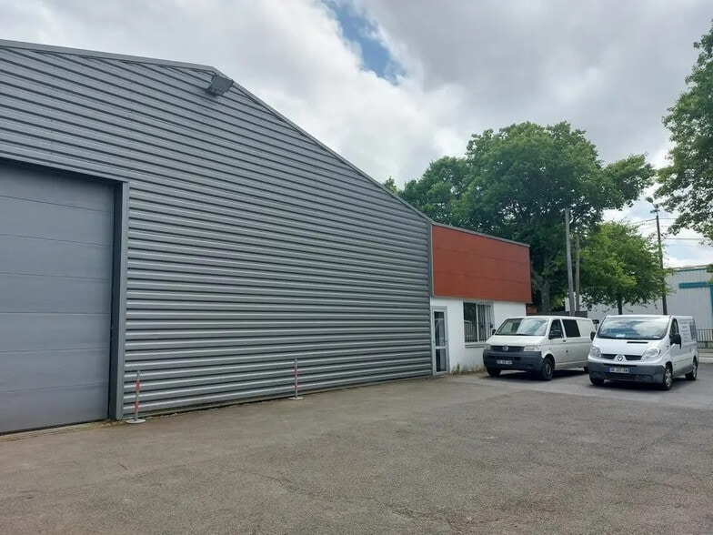 Flex in Cesson-Sévigné for lease - Building Photo - Image 2 of 5