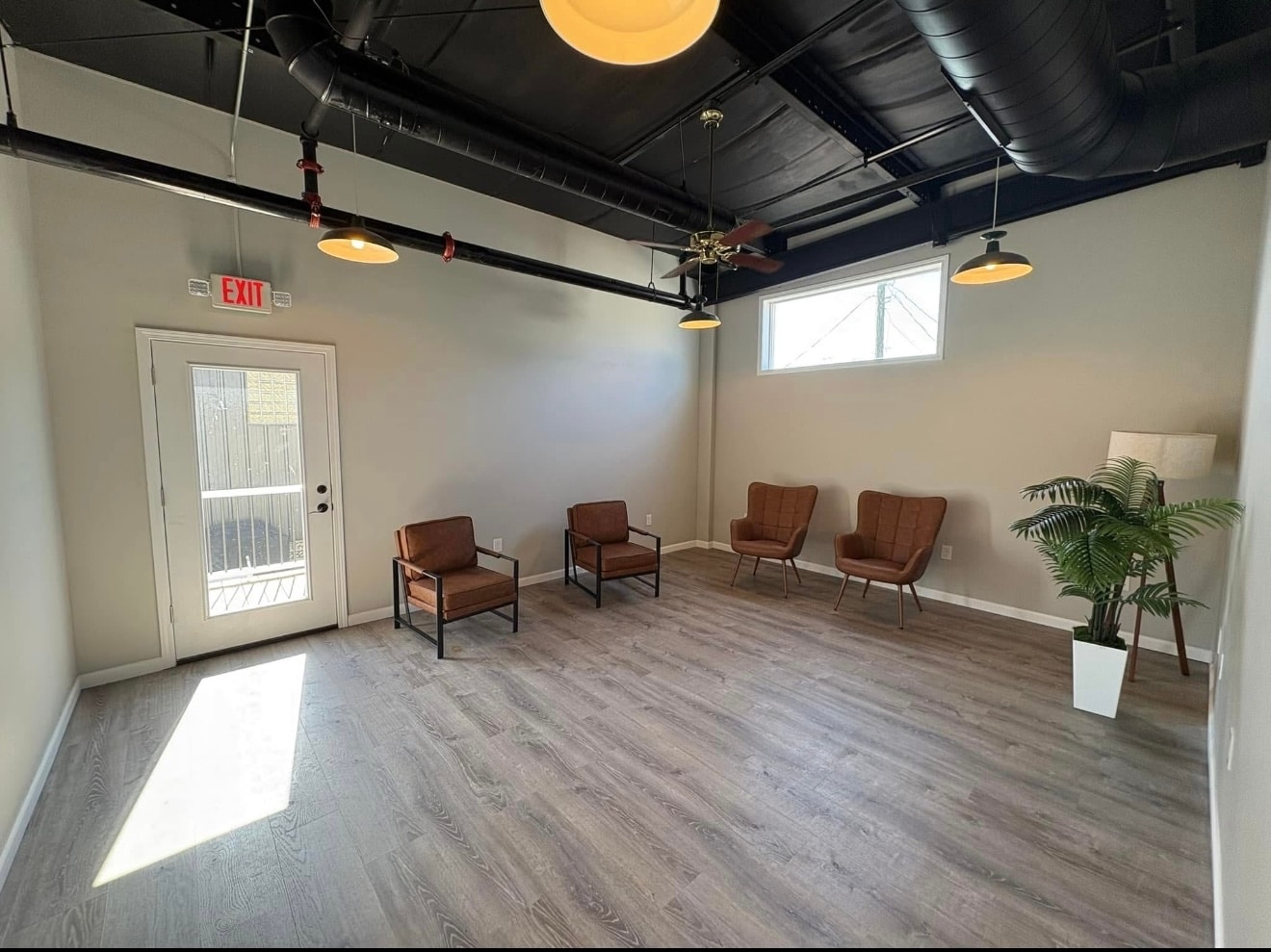 300 W Jennings St, Newburgh, IN for lease Building Photo- Image 1 of 3