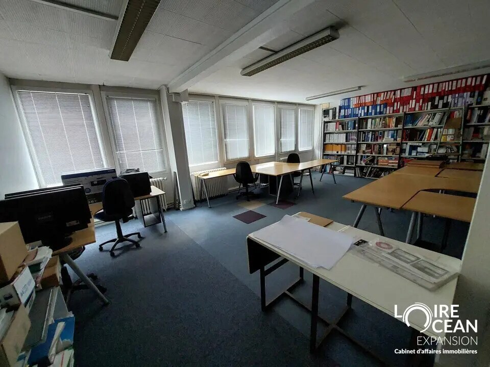 Office in Nantes for lease Interior Photo- Image 1 of 6