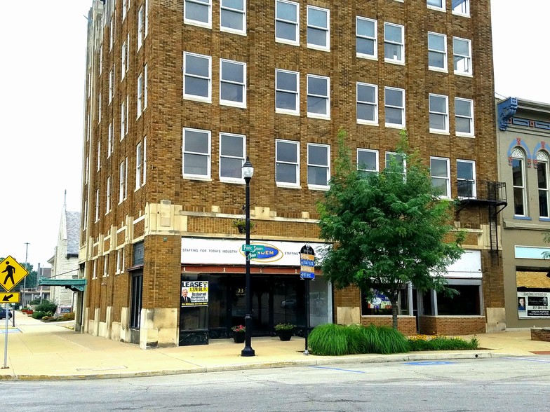 21-23 Public Sq, Shelbyville, IN for sale - Building Photo - Image 1 of 1