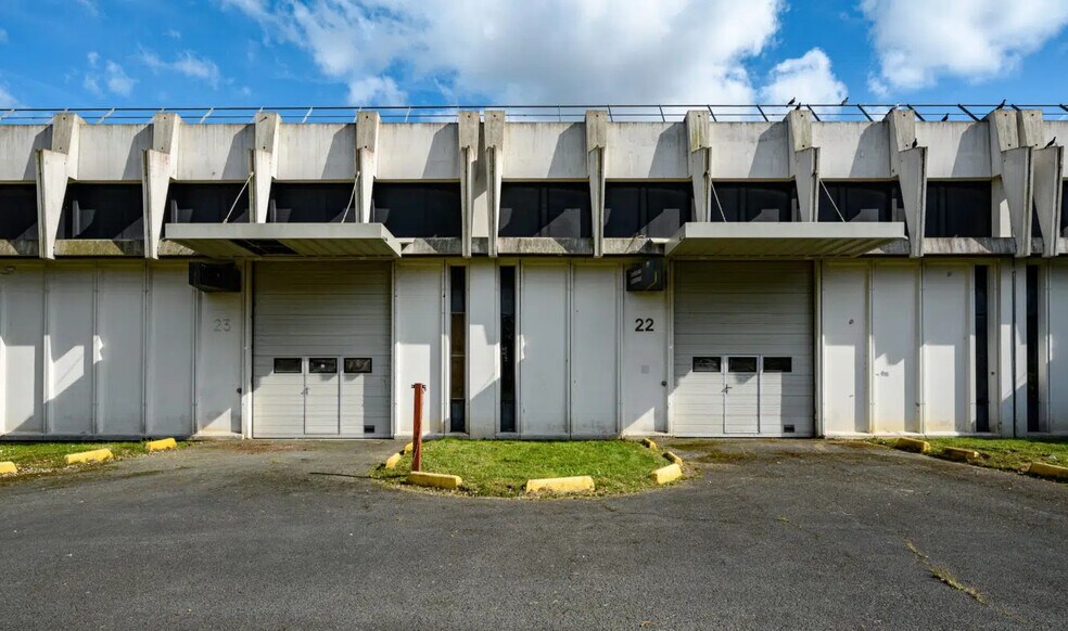 Industrial in Évry-Courcouronnes for lease - Building Photo - Image 2 of 11