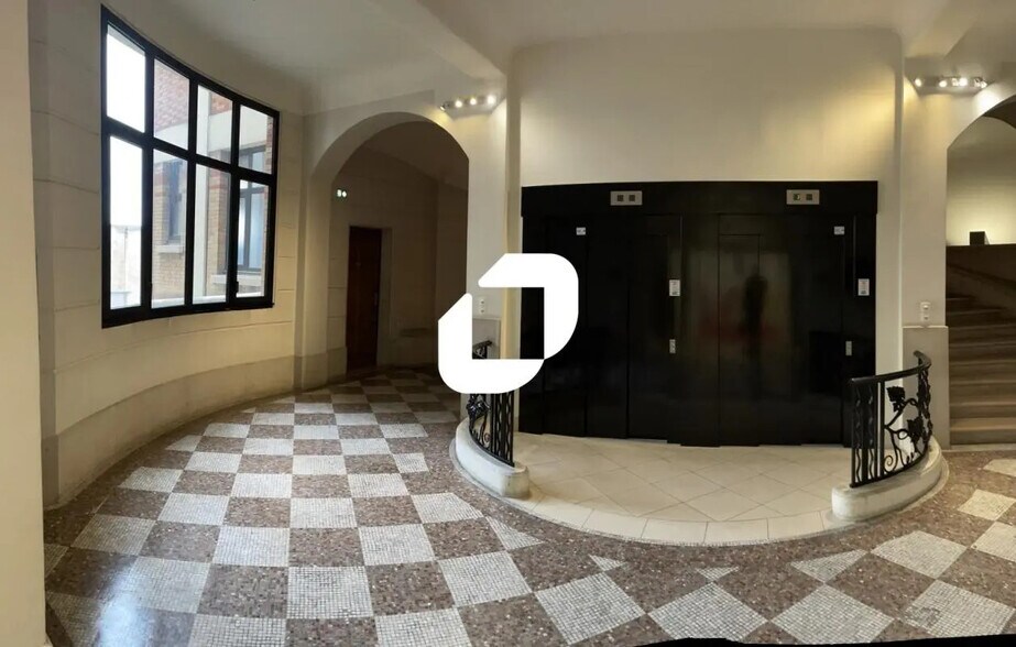 Office in Reims for lease - Building Photo - Image 2 of 7