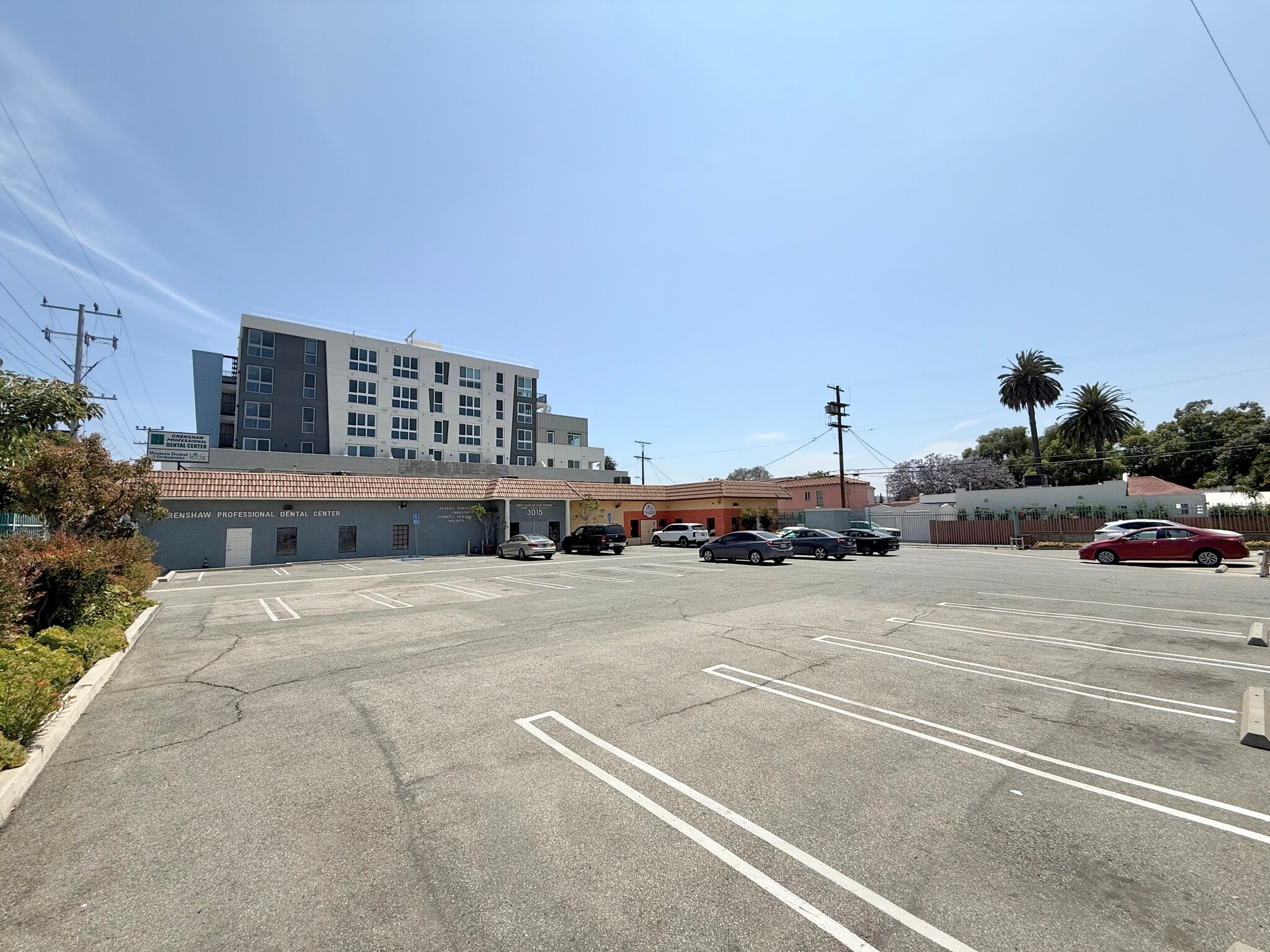 3015 S Crenshaw Blvd, Los Angeles, CA for lease Interior Photo- Image 1 of 6